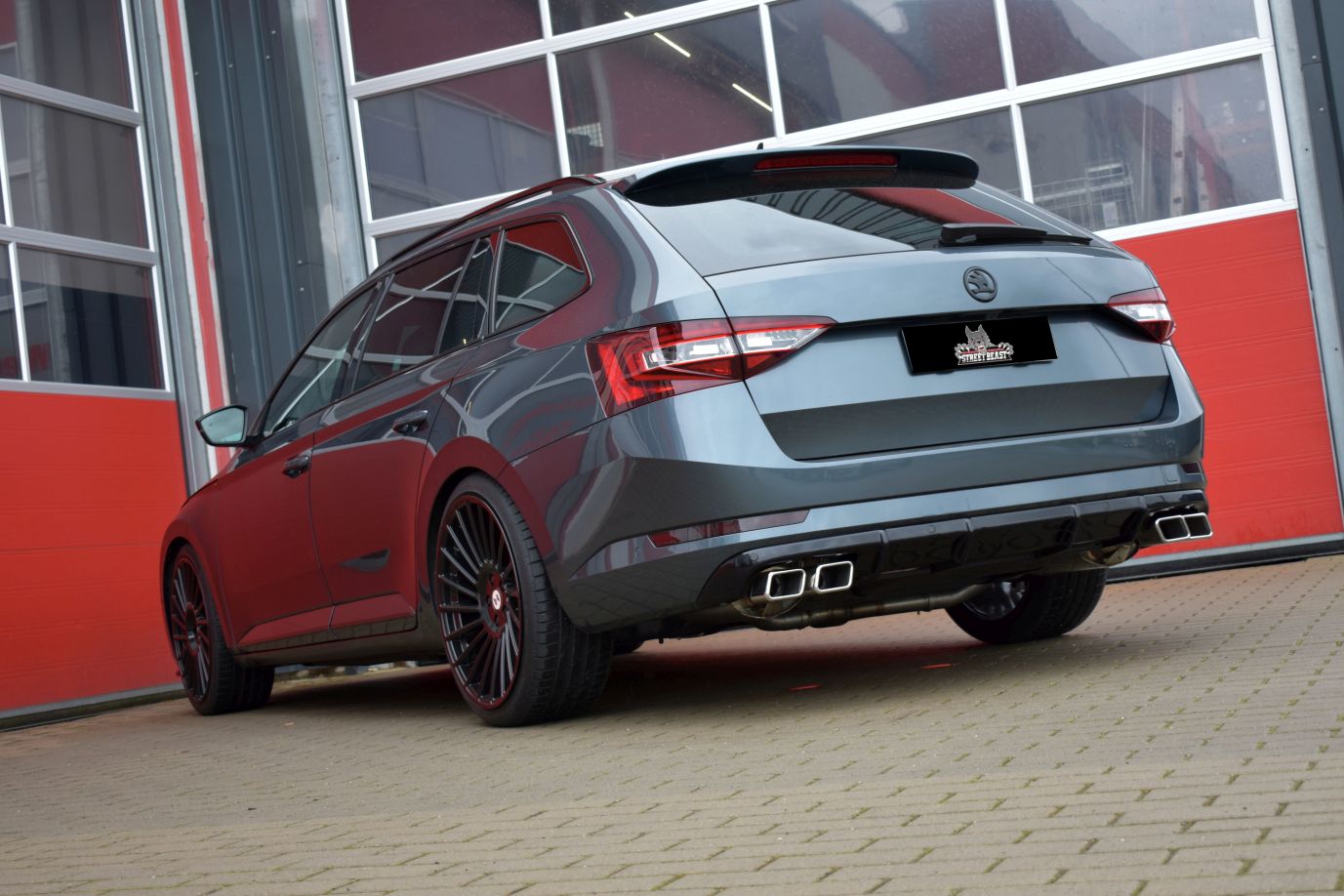 STREET BEAST Klappen-Auspuff / Duplex-Anlage 76mm ab Kat. für: SKODA Superb 4x4 - 3V / 2.0TSI - 200 kW  |  Endrohr-Typen: alle  |  Klappensteuerung mit drive mode select oder über Handy-APP